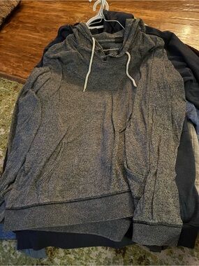 Men's Gray Hooded Pullover Sweatshirt